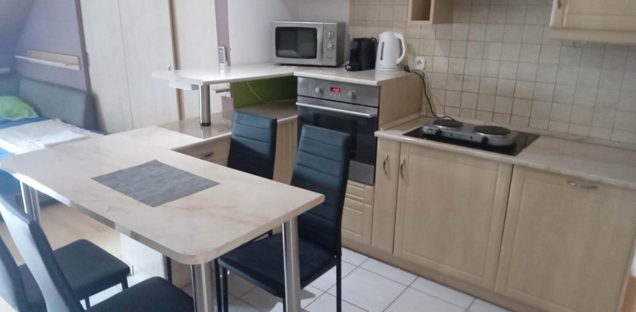Levendula Apartment Бекесксаба Екстериор снимка