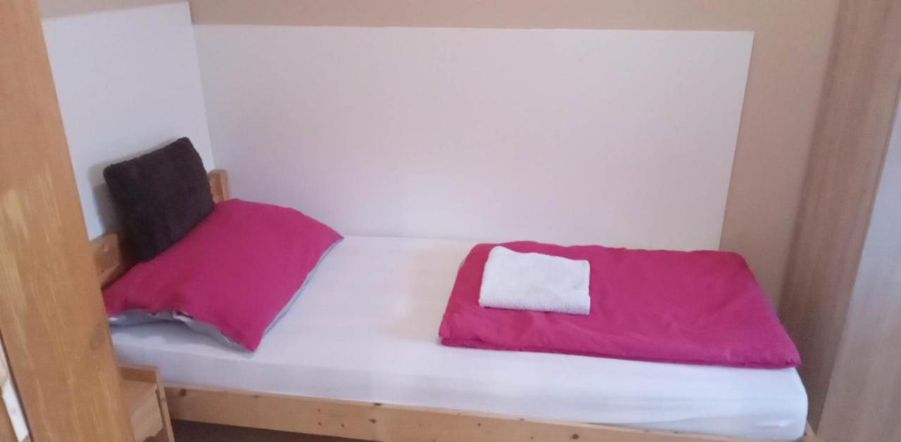 Levendula Apartment Бекесксаба Екстериор снимка