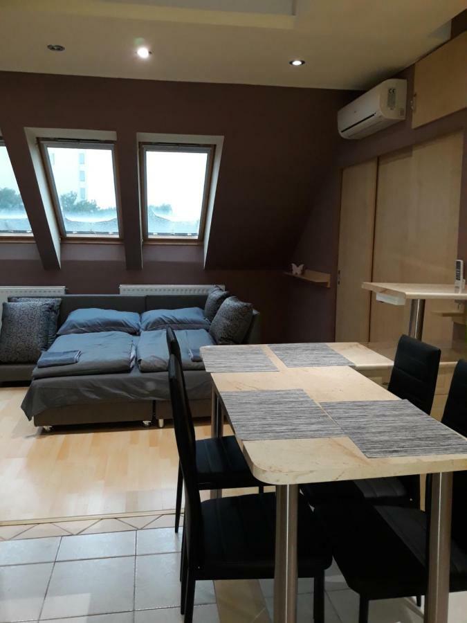 Levendula Apartment Бекесксаба Екстериор снимка